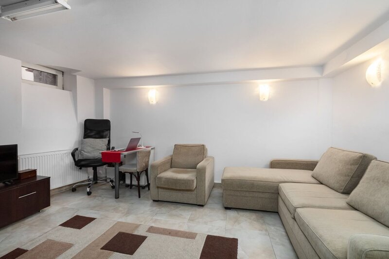 Vila interbelica eleganta si investitie in inima Capitalei.