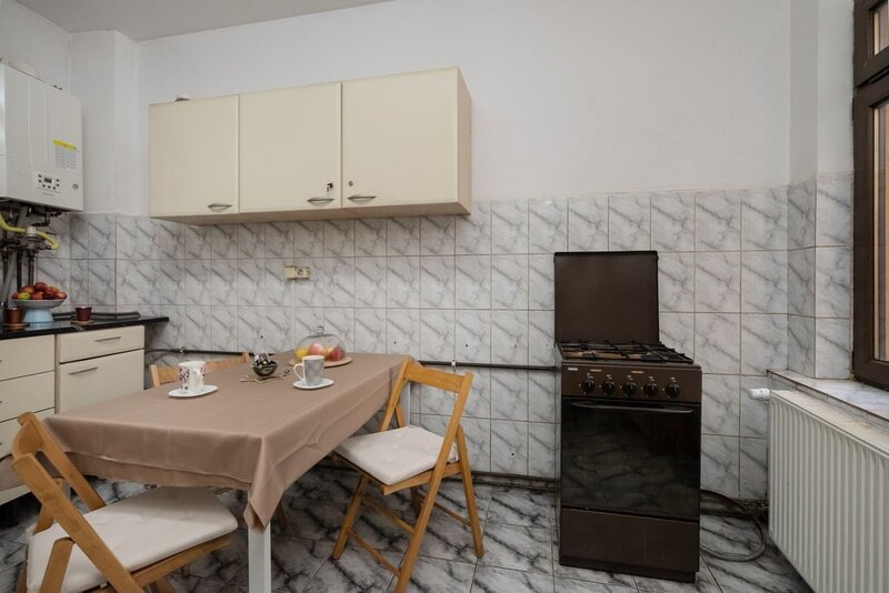 Vila interbelica eleganta si investitie in inima Capitalei.
