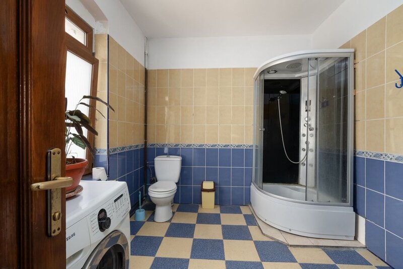 Vila interbelica eleganta si investitie in inima Capitalei.